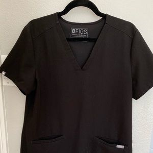FIGS Casma Scrub Top in black